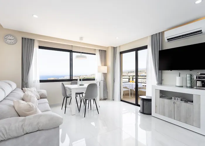 On The Paraiso Playa, Sea Views شقة