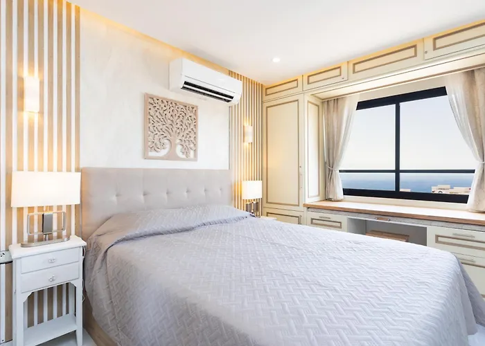 شقة On The Paraiso Playa, Sea Views *