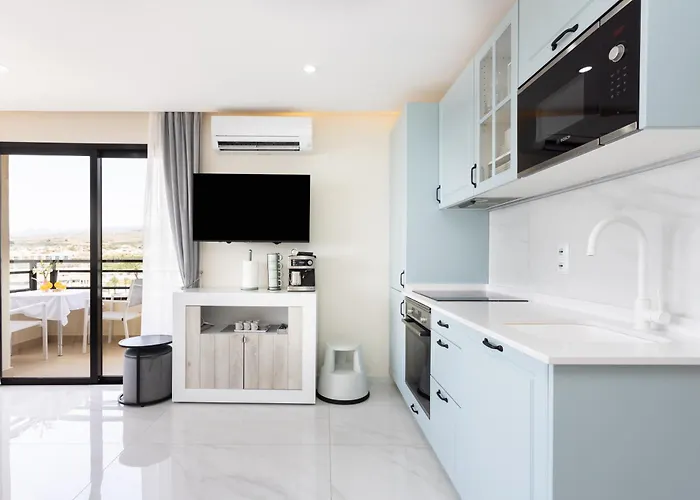 On The Paraiso Playa, Sea Views شقة