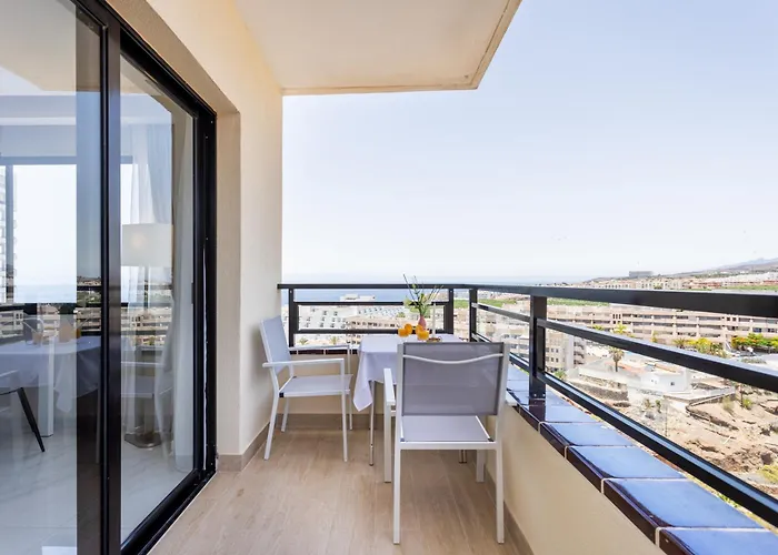 شقة On The Paraiso Playa, Sea Views *