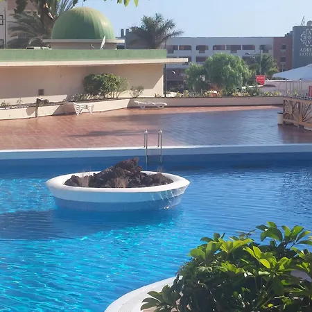 아파트 On The Paraiso Playa, Sea Views